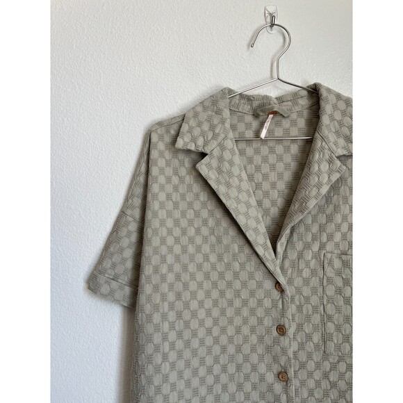 Free People Textured Cotton Oversized Boxy Button Down in Sage Green Size SMALL - Picture 2 of 5
